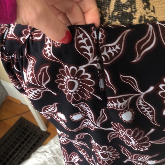 Ann Taylor polyester blouse - new without tags! - Picture 5 of 7